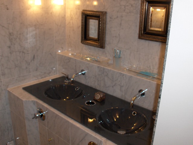 kafelkowanie biały montaż